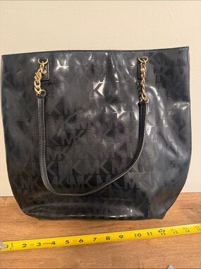 NEW ITEM!!! Michael Kors Black Logo-Print Patent Tote with Gold Chain Straps